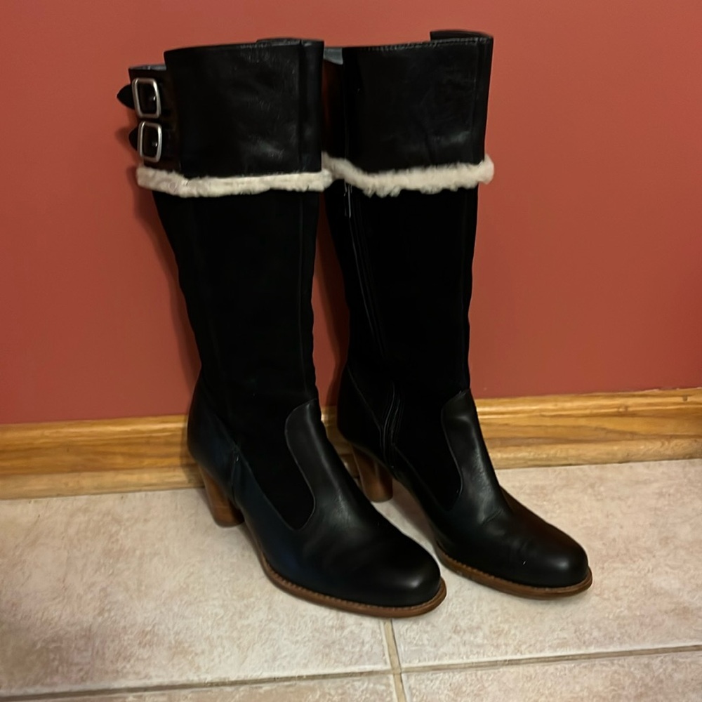 Black Women's Knee-High Faux Shearling Trim Boots